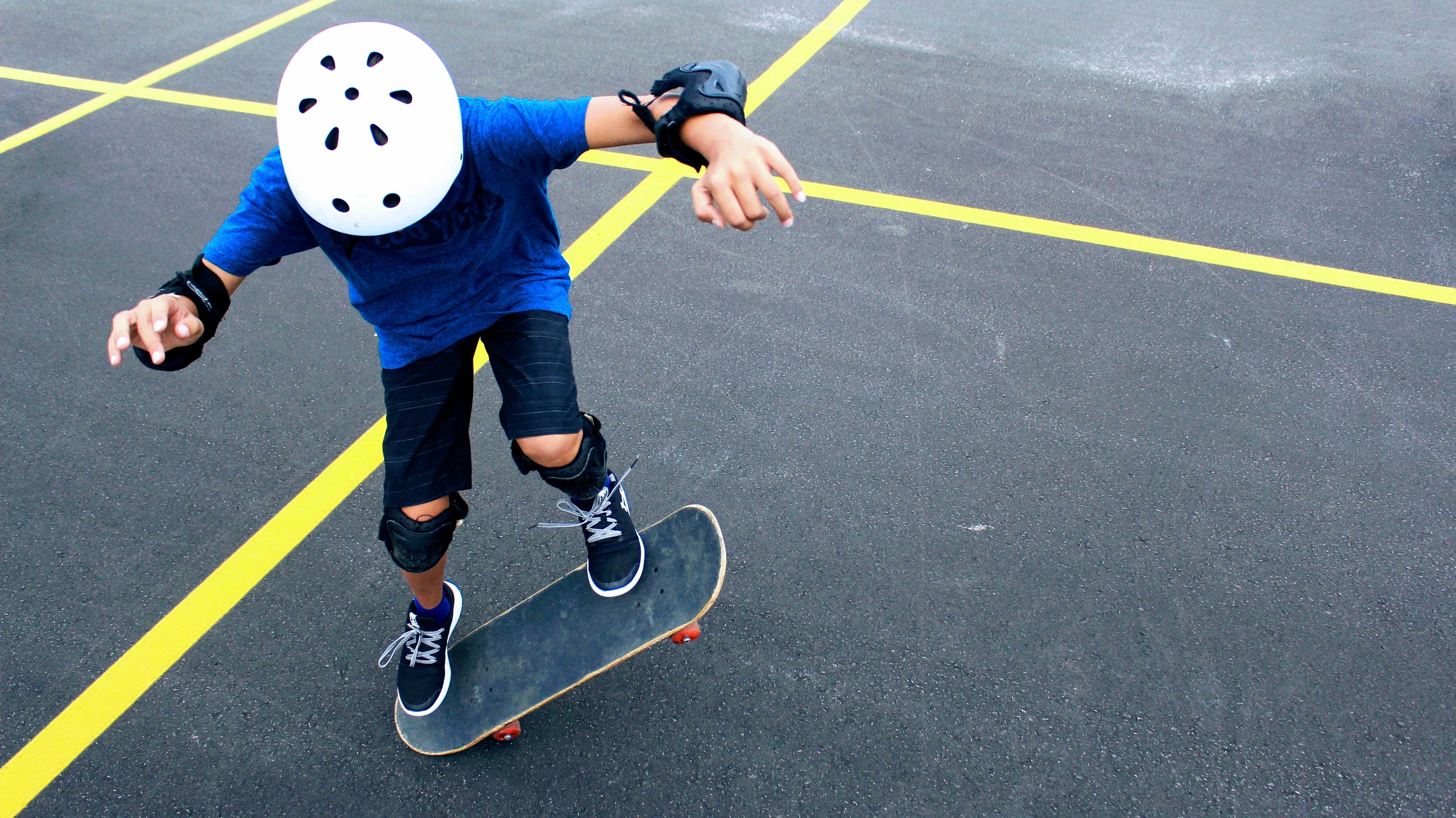 kid skateboarding